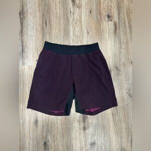 Men’s Lululemon Purple Patterned Linerless Shorts 7.5” inseam size M